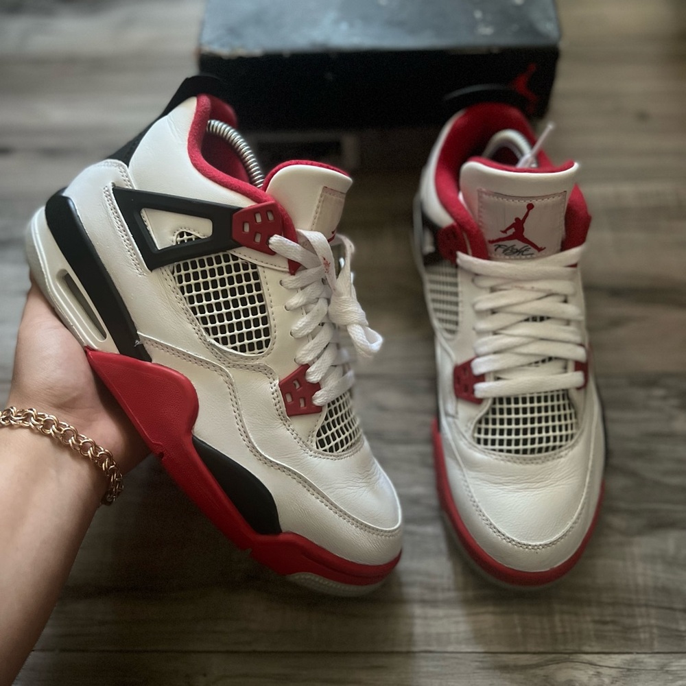 Jordan 4 FireRed Gradeschool 7y